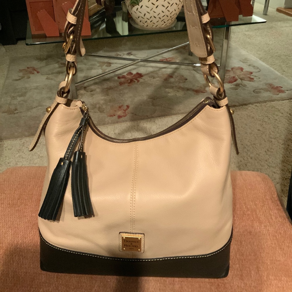 Dooney and Bourke shoulder bag